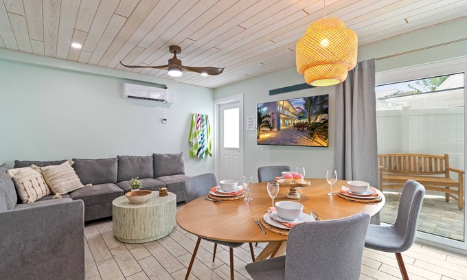 Siesta Key Village House | Sea Foam - Pet Friendly, Located in Siesta Key Village, Steps to Siesta Key Beach!