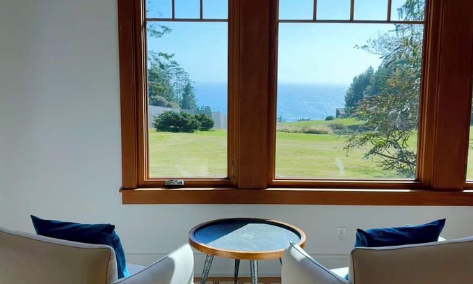 Little River Cottage | Sea Fox Cottage -Secluded Ocean View Retreat with private garden and fireplace