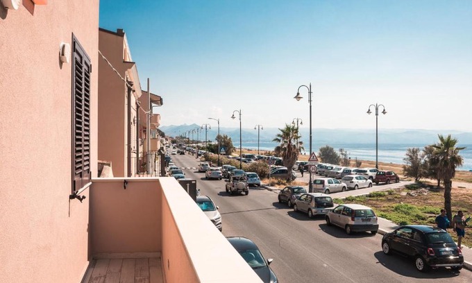 Milazzo House | Sea Front House - Tono Milazzo