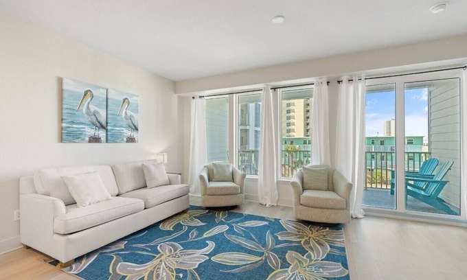 Gulf Shores Condo | Sea Glass 209 | Beachside Upgraded Amenities | Zero Entry Pool & Splash Pad | My Beach Getaways