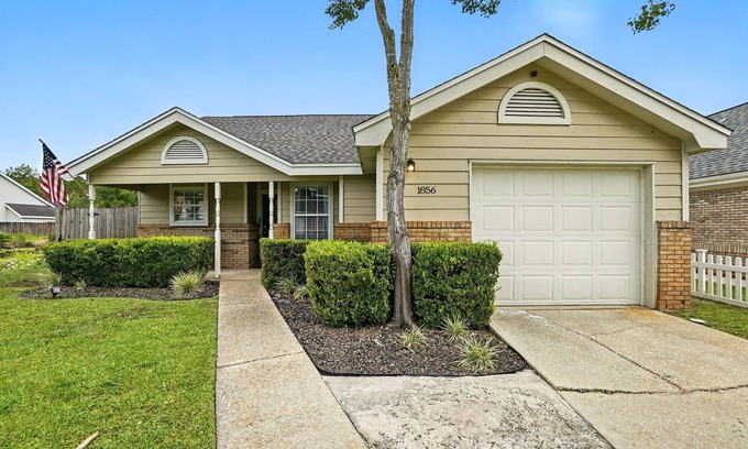 Wright House | Sea Horse Cove: Fully Fenced, Kid and Pet Friendly