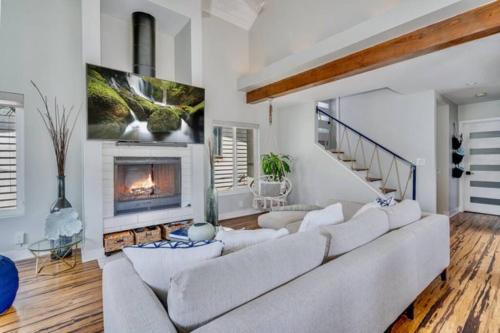 Mission Beach House | Sea house at Sea shore - 4 bedroom 3 bath - 14 ppl