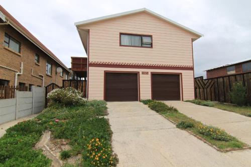 Wilderness Beach Apartment | Sea & Lakes self-catering