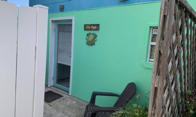 Flagler Beach Apartment | Sea Oats Studio -downtown And Steps To The Beach!