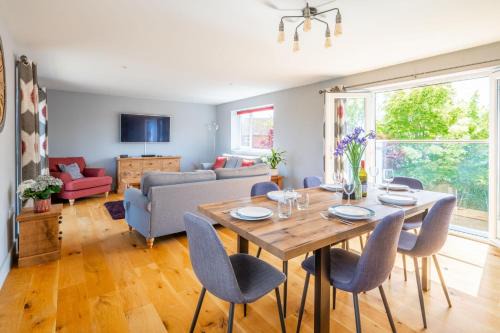 Brancaster House | Sea Peeks