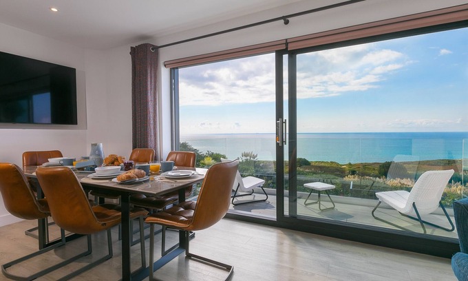 Praa Sands Cottage | SEA SANDS, pet friendly, luxury holiday cottage in Praa Sands