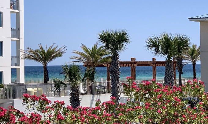 Fort Walton Beach Condo | Sea Shell at Sunset Cottages on Okaloosa Island - Fall & Winter Nights Available