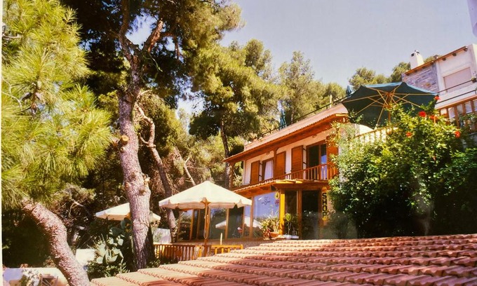 Poros House | Sea-side 3 BEDROOM- BEACH HOUSE