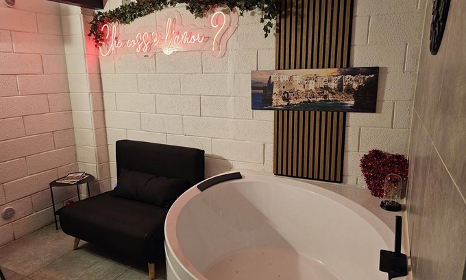 Municipio 1 Apartment | Sea Side Bari one-room apartment