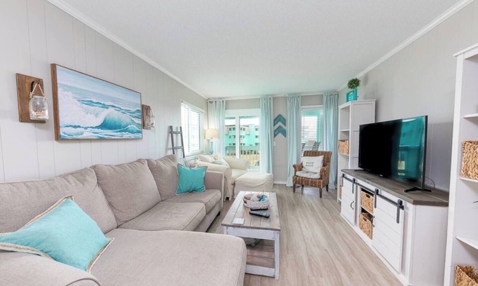 Morehead City Condo | Sea Spray Cottage: Newly Remodeled + Ocean Views