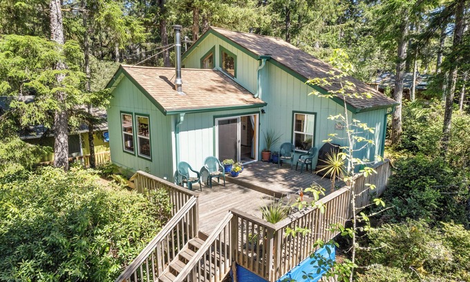 Manzanita House | Sea Squirrel-MCA#1228-Perfect romantic beach retreat nestled in the trees.