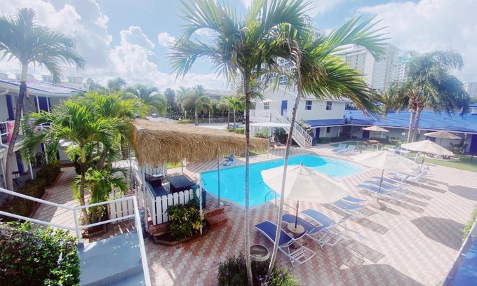 Pompano Beach Hotel | Sea Steps By Lowkl