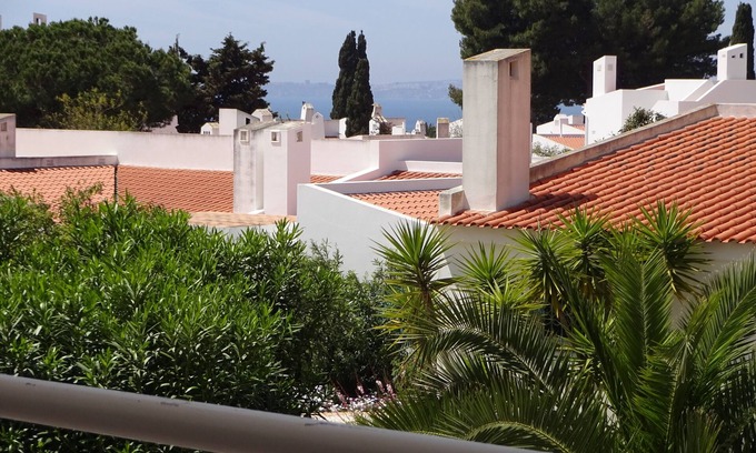 Prainha Condo | Sea view + 5 minutes’ walk to the beach