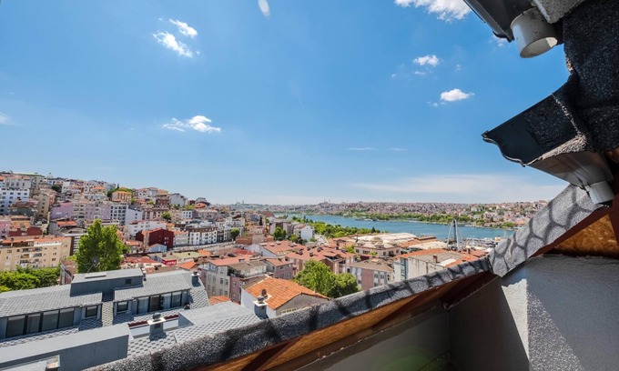 Beyoglu Apartment | Sea View Duplex w Terrace in Goldenhorn