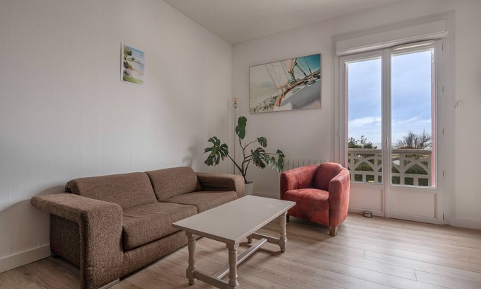 Le Cormier Apartment | Sea View for 4 in La Plaine sur Mer