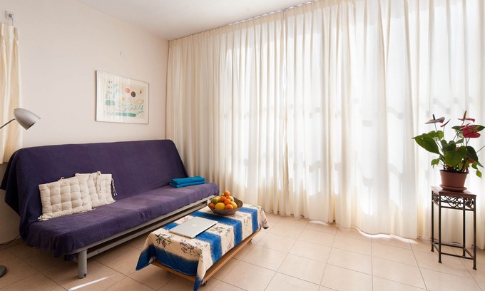 Old North Apartment | SEA-VIEW JUST "A CAT'S JUMP" 100 meters TO METZIZIM &HILTON BEACHES