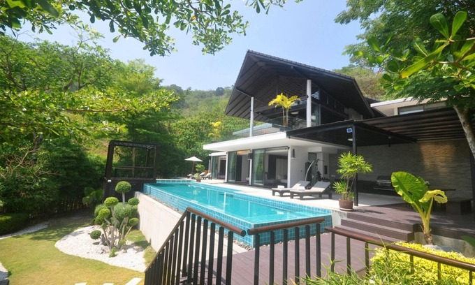 Patong Villa | Sea view Patong Grand villa