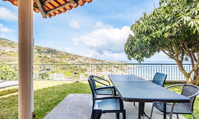 Santa Cruz Villa | Sea View Villa by Madeira Sun Travel