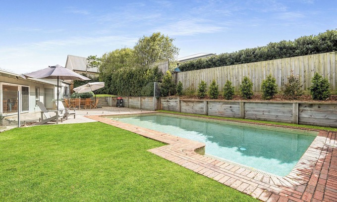 Portsea House | Seabreeze Portsea : 4 BR, 2 BA House in Portsea, Sleeps 9