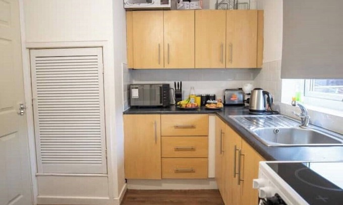 Sunderland House | Seabright Homes- 6bedroom, free wifi, free parking