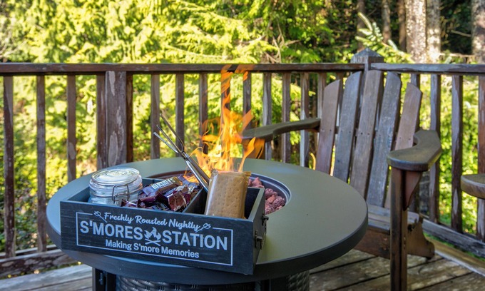 Seabrook Cabin | Seabrook Cabin- Private Hot Tub, Indoor & Outdoor Fires, 10 min. walk to town