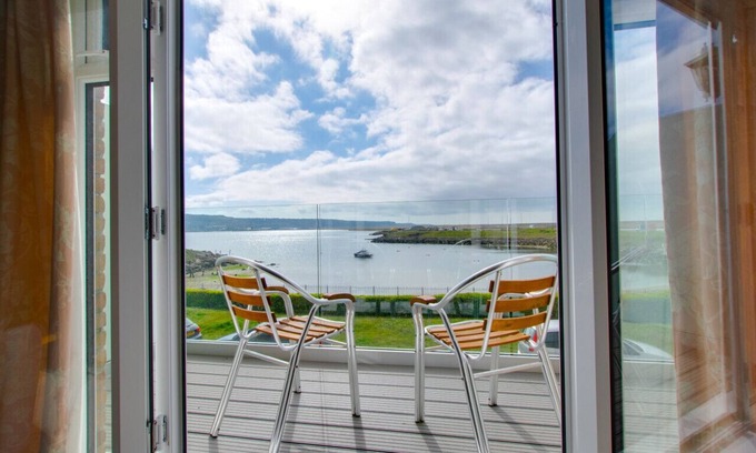 Wyke Regis House | Seafarer - Three Bedroom House, Sleeps 6