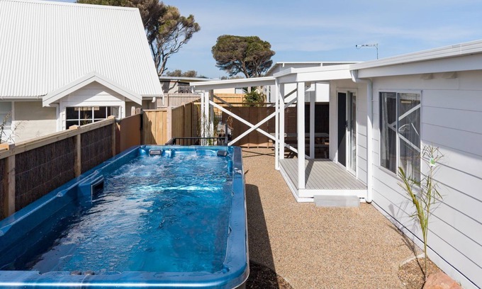 Surf Beach House | Seafoam Beach Retreat