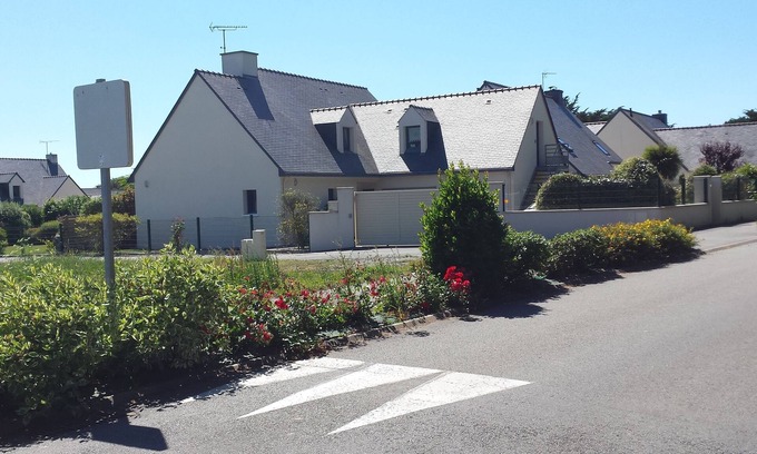 Piriac-sur-Mer Apartment | seafront: 67 m2, enclosed garden, 3 keys label (Clévacances), pets allowed,