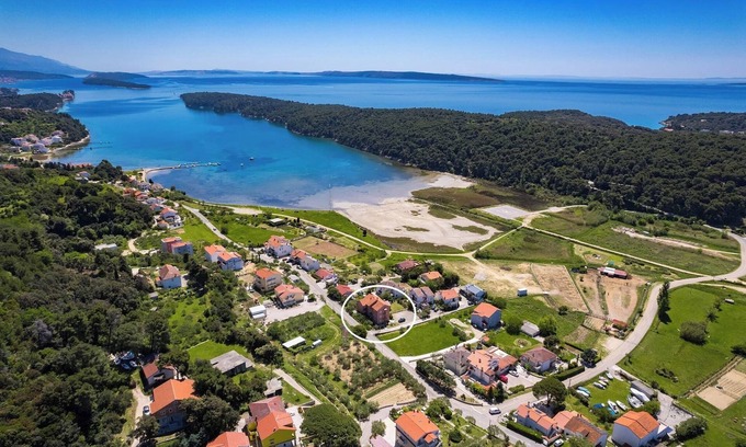 Suha Punta Apartment | Seafront Apt on Sunny Rab Island - Neda Maslina