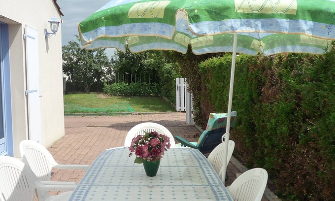 LʼAiguillon-sur-Mer House | Seafront house, quiet and pleasant