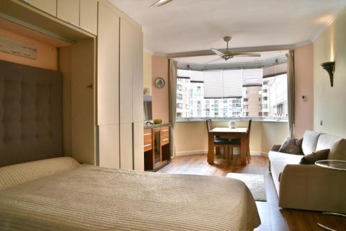 Fuengirola City Centre Apartment | Seafront luxury studio in Las Palmeras hotel