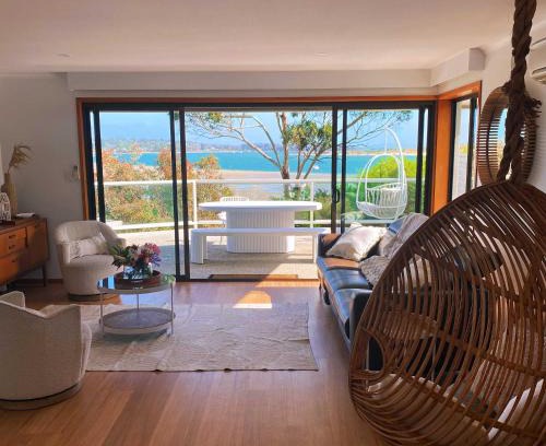 Lewisham House | Seagrass Coastal Retreat with direct beach access