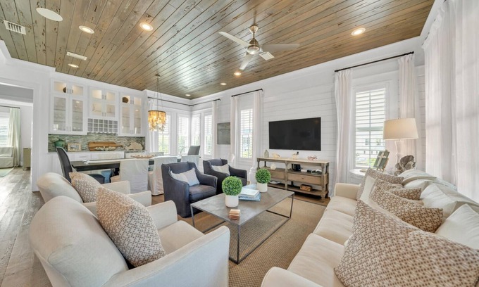 SeaNest Village House | Seagrove Beach Villa- Dog Friendly!- Golf Cart
