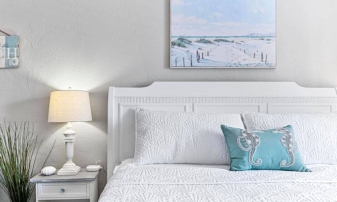 Jacksonville Beach Villa | Seahorse Retreat/Close to Mayo/One Block to Ocean