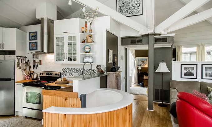 Sea Pines House | SeaLoft in the woods, close to the beach.