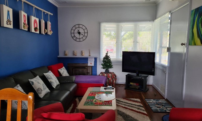 Geographe Cottage | SeaRose Busselton - relax by the beach
