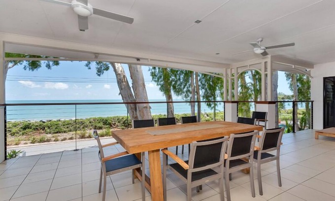 Clifton Beach House | Seascape - Absolute Beachfront, Luxury Holiday house in Clifton Beach