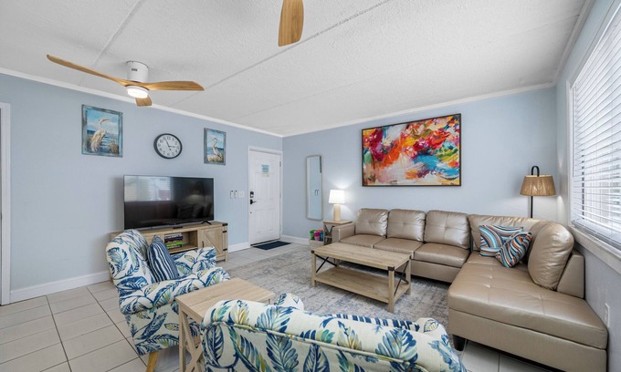 Redington Shores Condo | 🐚Seashell Oasis B-1 - Beautiful Condo steps to the Beach!