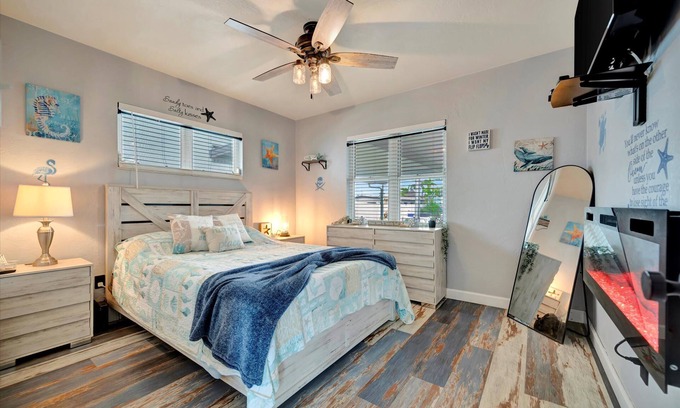 Treasure Island Apartment | Seashell Suite, WATERFRONT, 2B Pet Friendly, Dock!