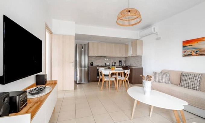 Kipri Apartment | Seaside 2-BDR Luxury Suite #1 Pool & Sea Views