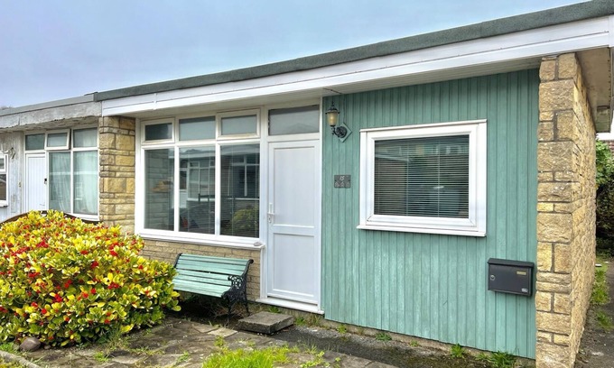 Mumbles House | Seaside Chalet near Bracelet Bay | Pass The Keys