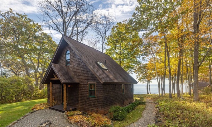 Lincolnville Cottage | SEASIDE COTTAGE- HERON- Town of Lincolnville