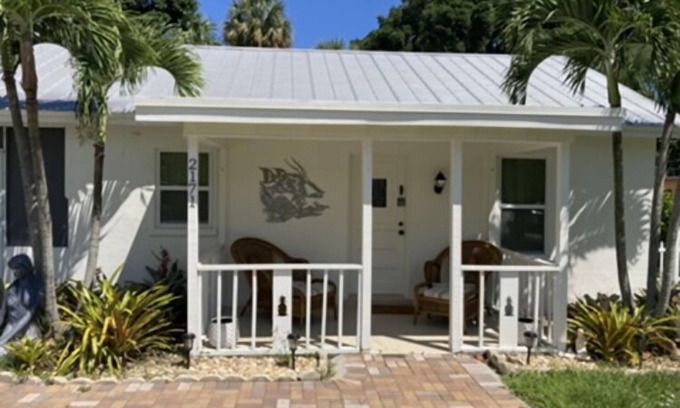 Ocean Breeze Park House | Seaside Cottage Home