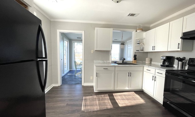 Beaufort Cottage | Seaside Cottage | Waterfront Property! Sleeps 4!