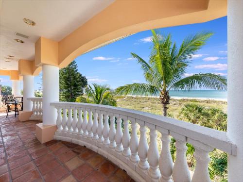 Don Cesar House | Seaside Elegance by VTrips