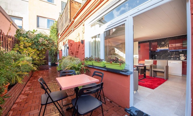 Ostend Apartment | Seaside Escape Mariakerke
