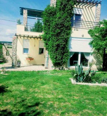 Pangaio House | Seaside Green Villa