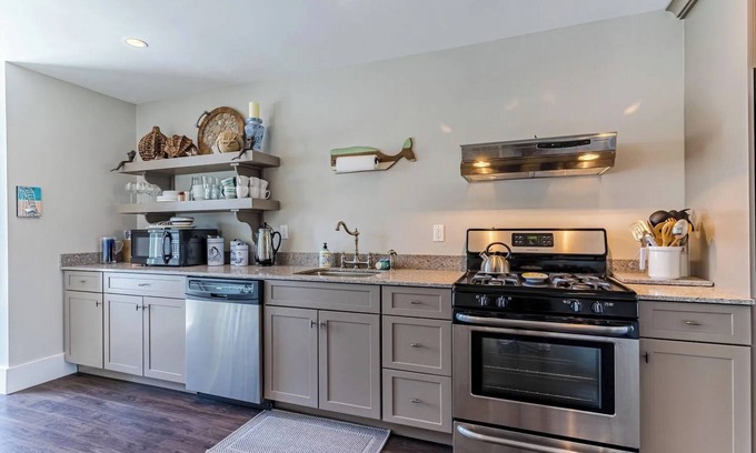 Seaside Heights House | Seaside Heights getaway two blocks from the beach!