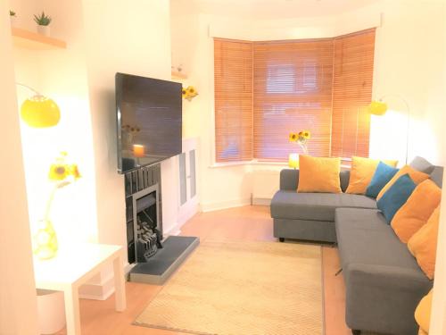 Worthing House | Seaside House with Parking