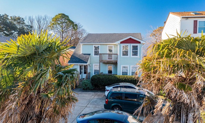 Norfolk Apartment | Seaside Luxury Retreat - U. Peaceful getaway or an adventure-filled retreat!